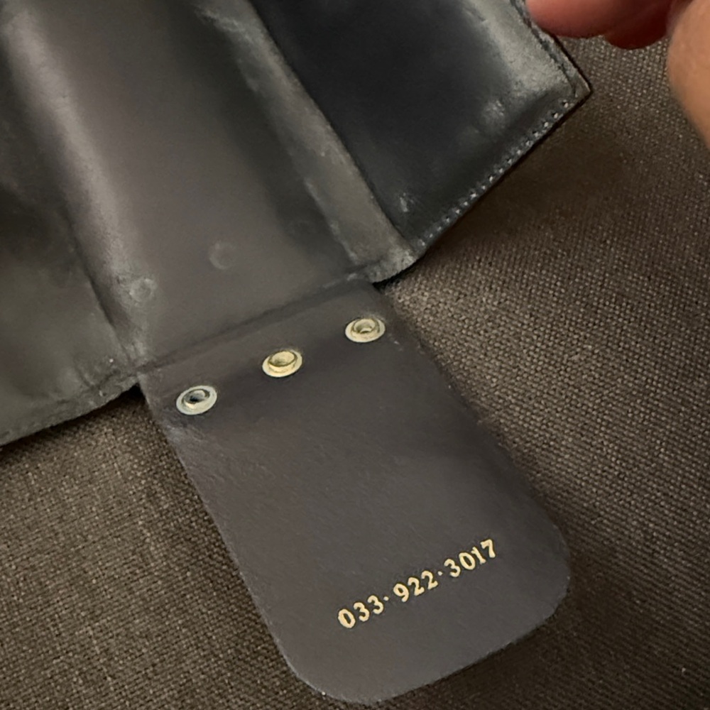 11. Gucci Midnight Blue and Gray Key Holder (6 key rings) - Picture 9 of 11